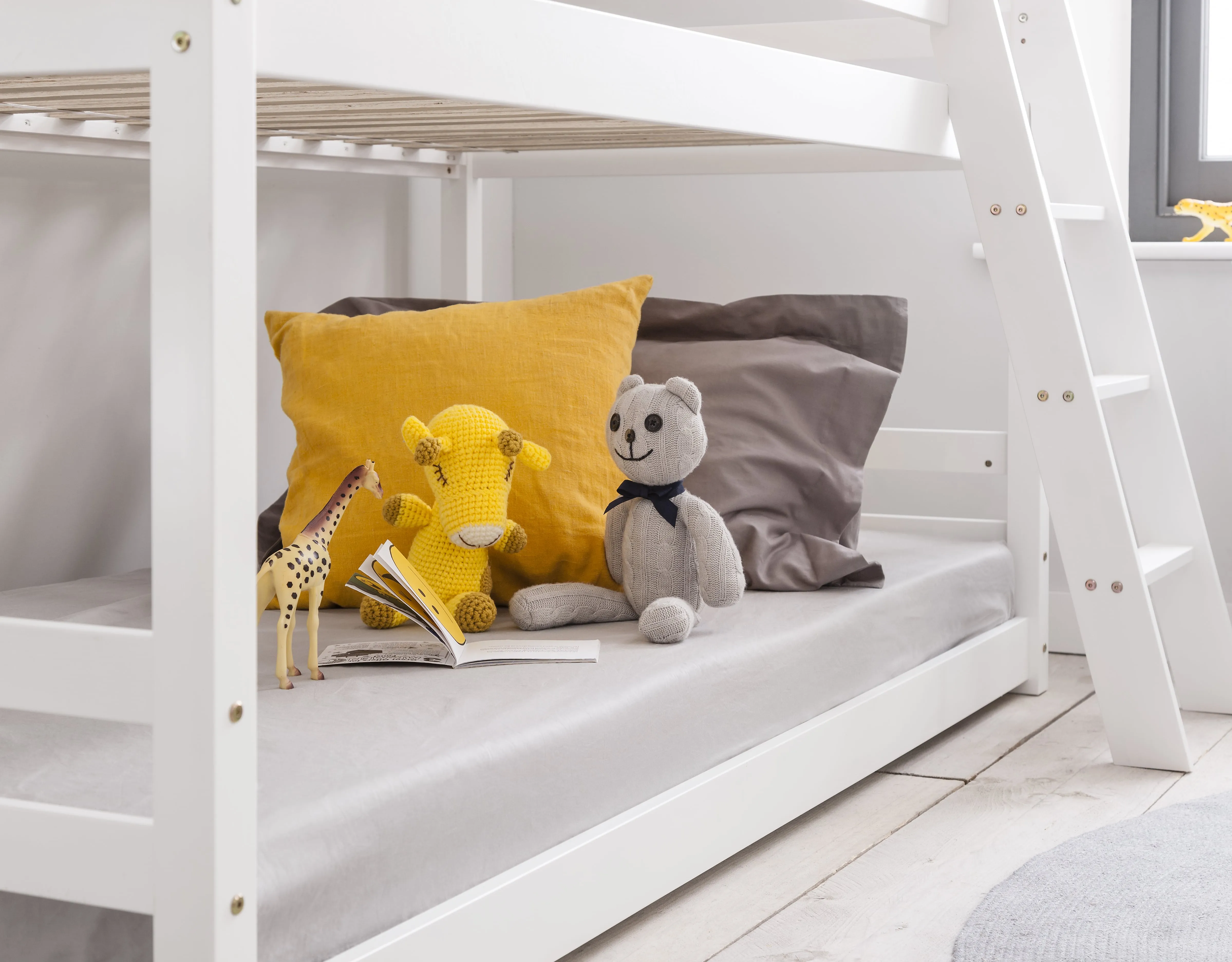 Hilda Cabin Bed with Bunk Underbed and Play Area in Classic White