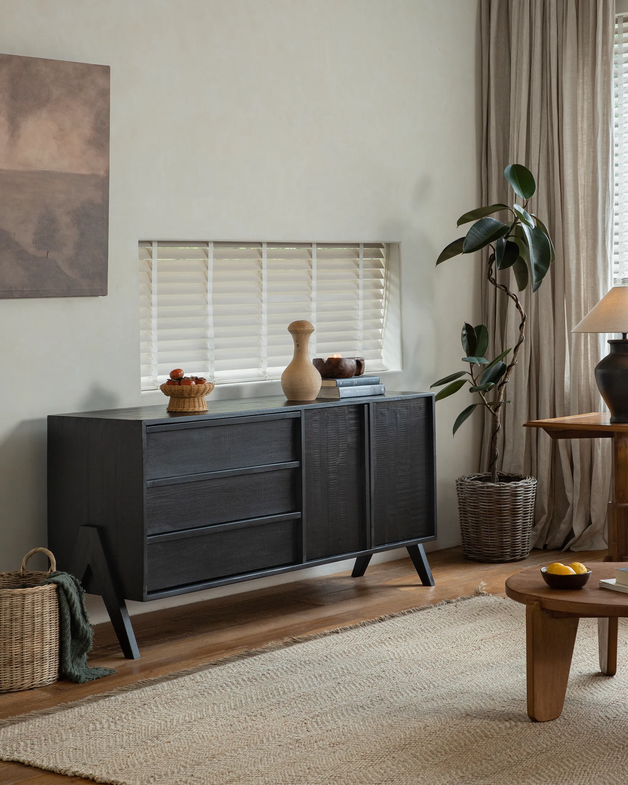 NO.32 Black Sideboard