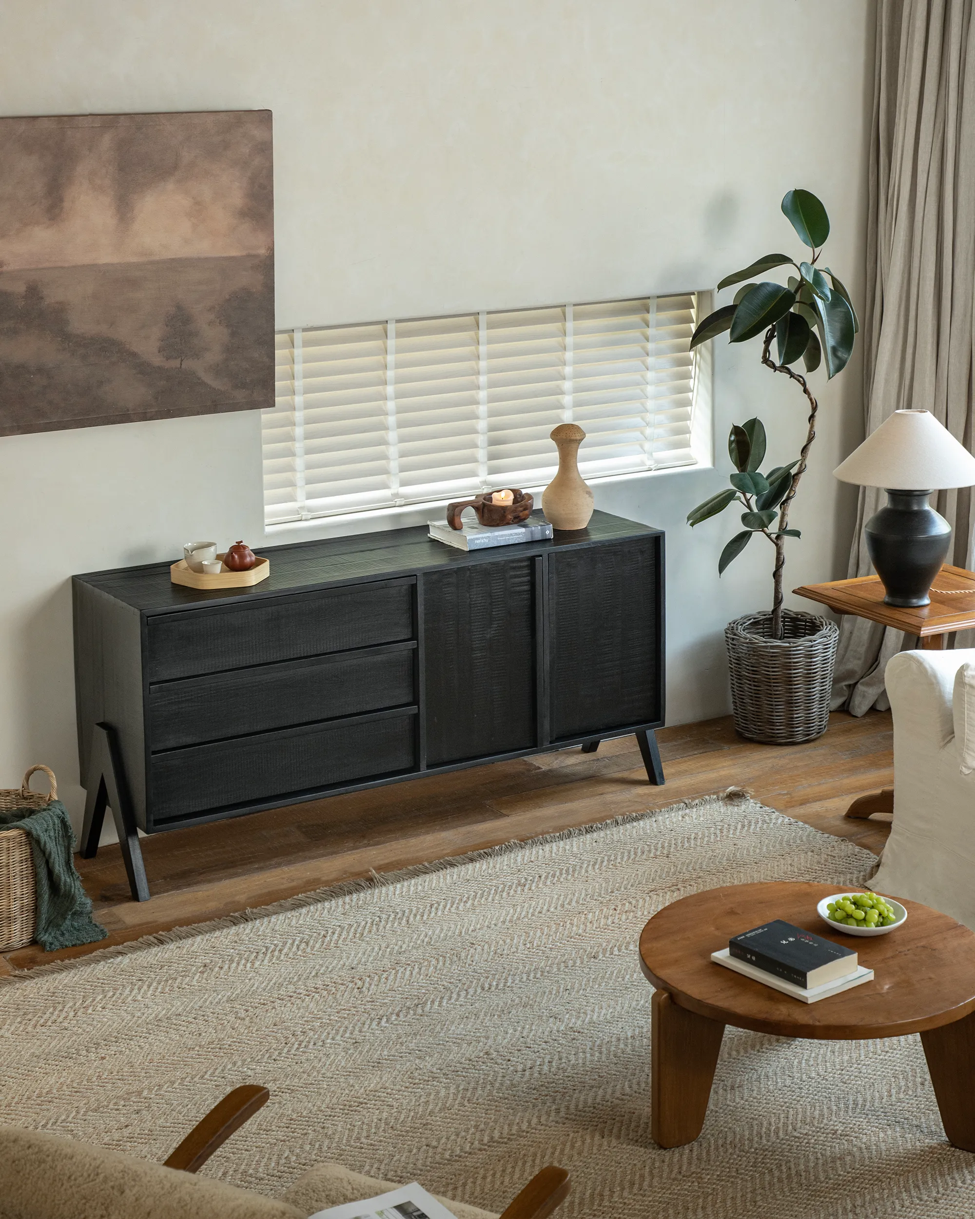 NO.32 Black Sideboard