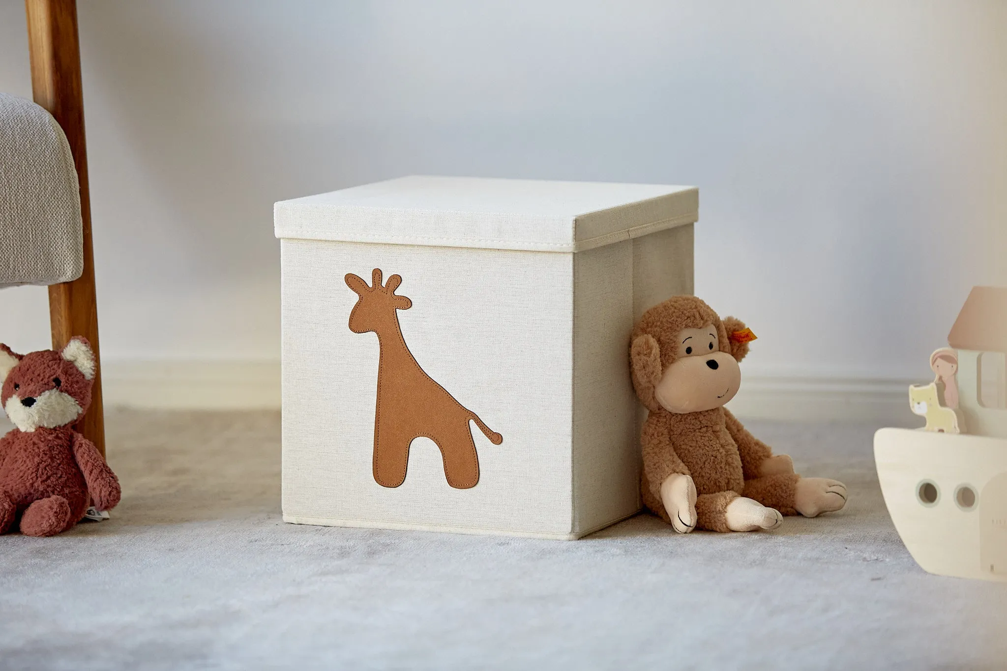 Storage Box With Lid - White With Giraffe