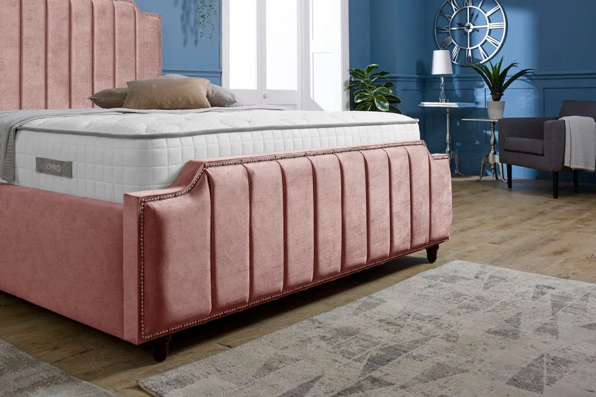 Washington Upholstered Bed