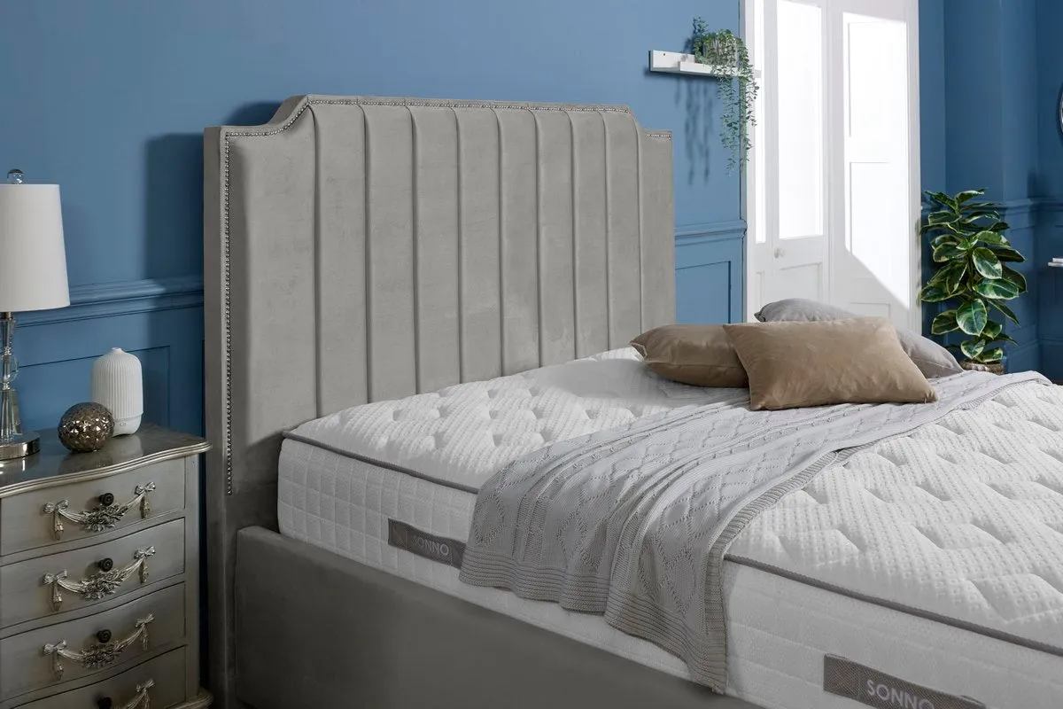 Washington Upholstered Bed