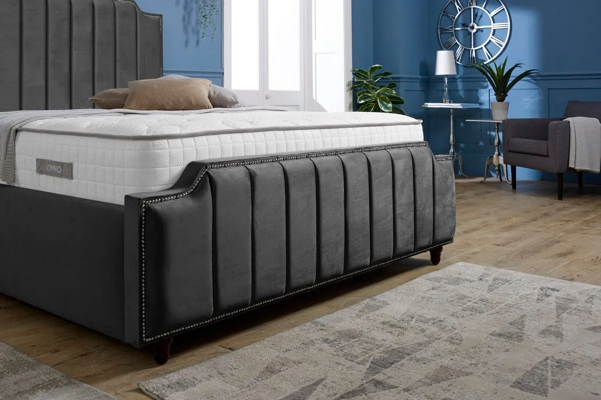 Washington Upholstered Bed